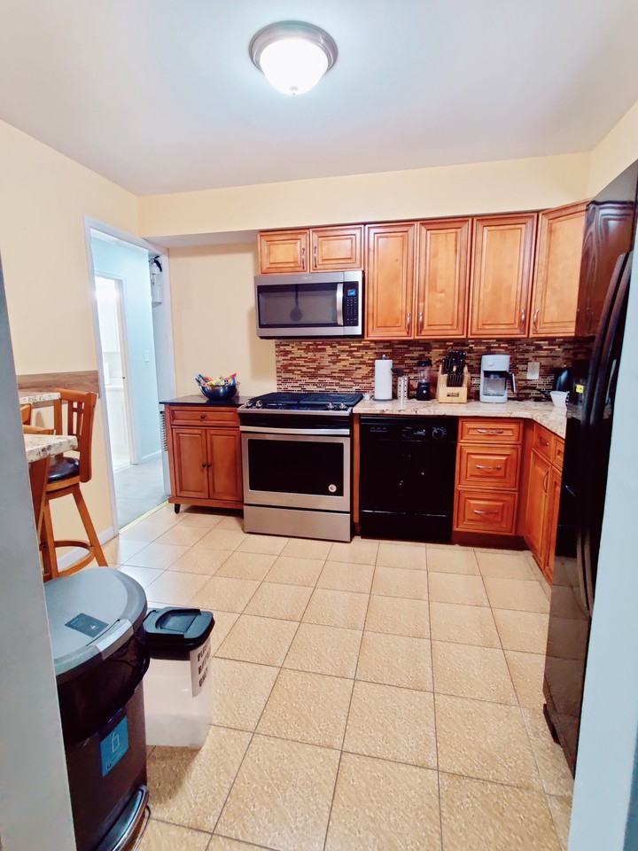 23-28 100th Street - Photo 3 of 10