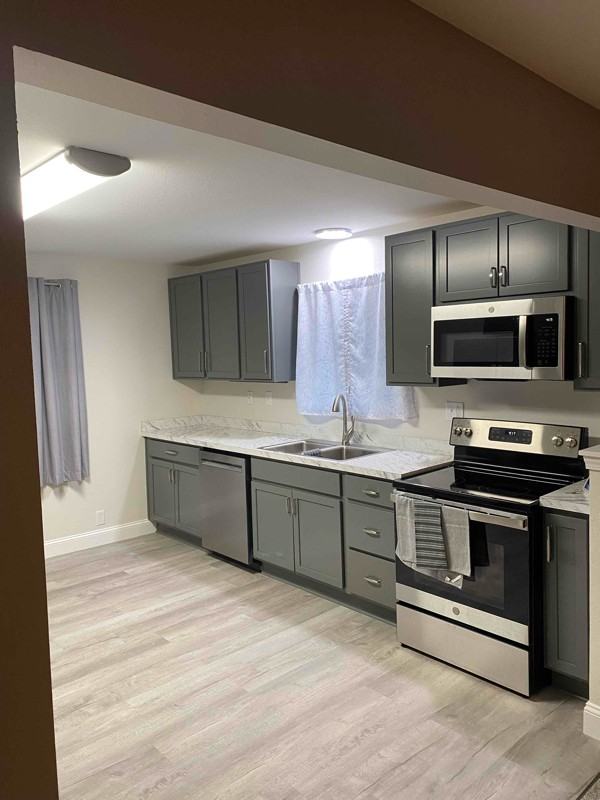 915 Rimer Dr #B - Photo 2 of 9