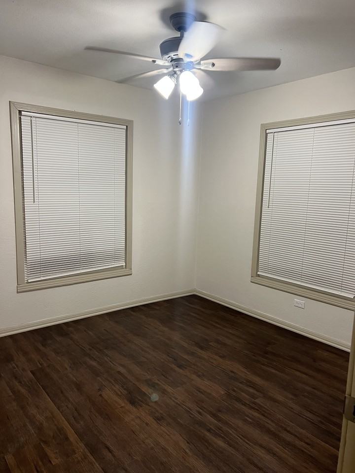 1233 Frost Ave #NA - Photo 2 of 7