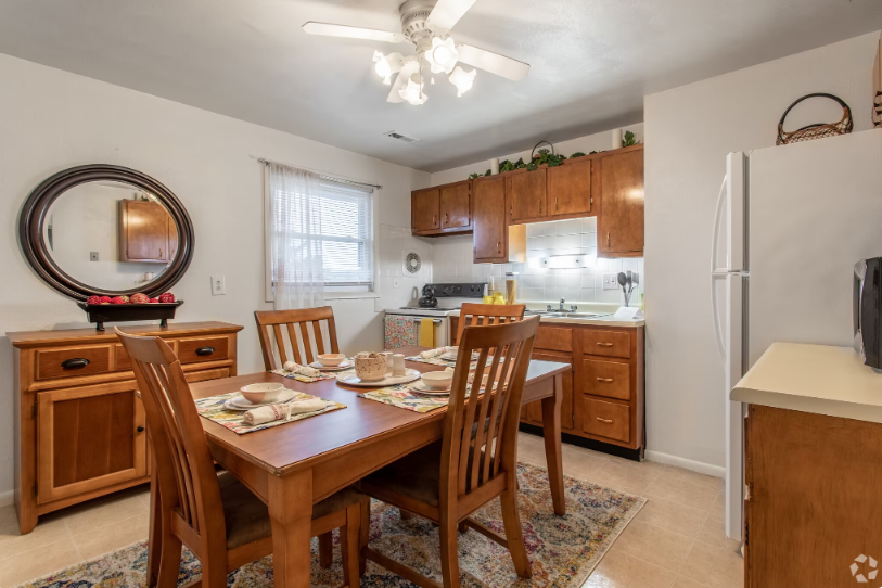 Ivy Manor - Photo 3 of 21