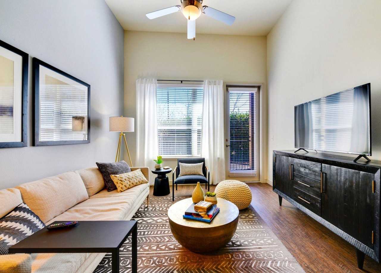 South Side Flats - Photo 2 of 40