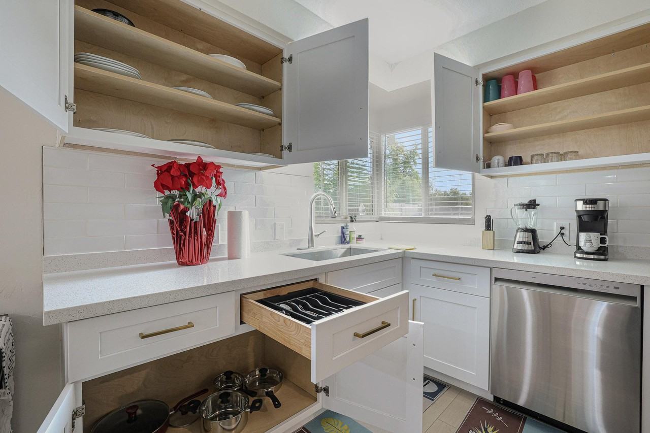 W Vista Ave - Photo 6 of 11