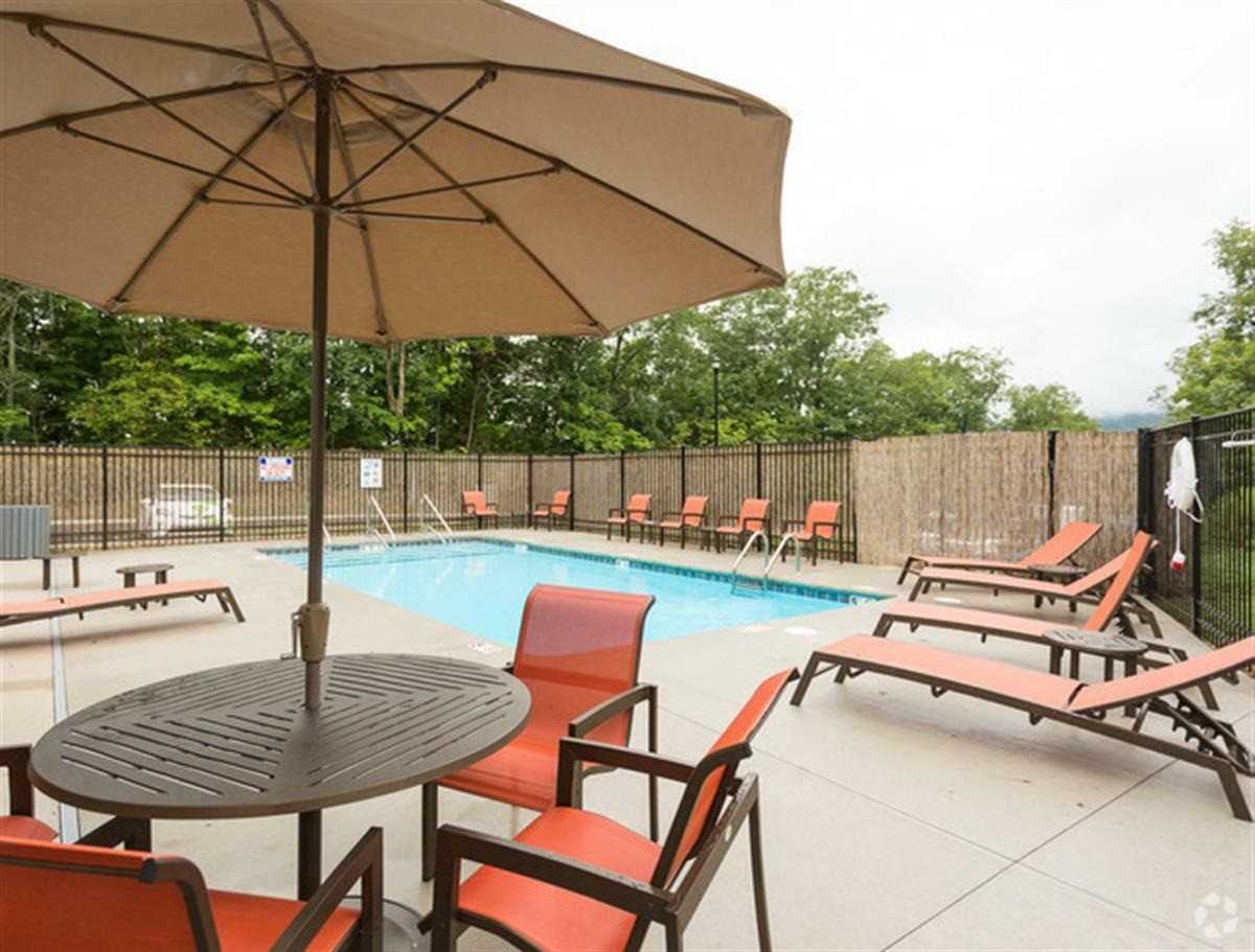 Retreat at Meadowview - Photo 5 of 9