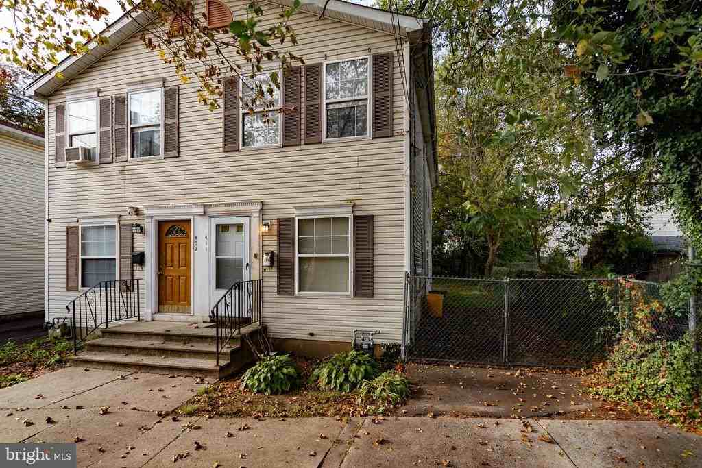 411 N Willow St - Photo 3 of 21