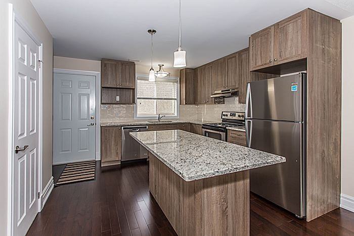 340-342 Bell St South - Photo 2 of 12