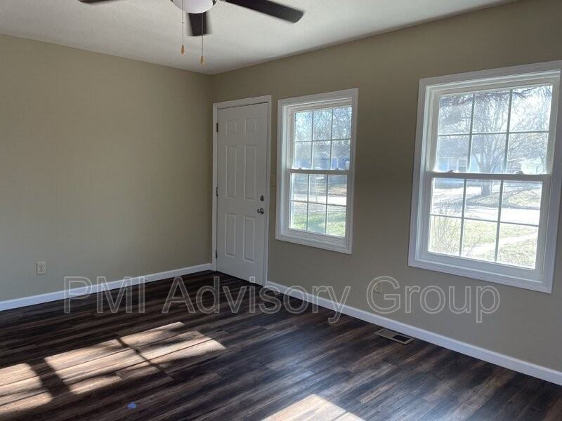 940 Se Pinecrest Dr - Photo 3 of 17