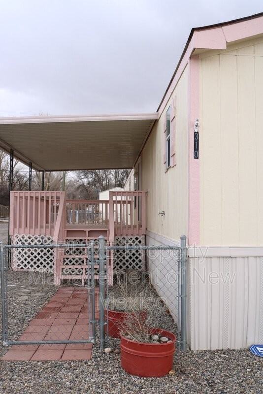 310 S Ash St - Photo 2 of 10