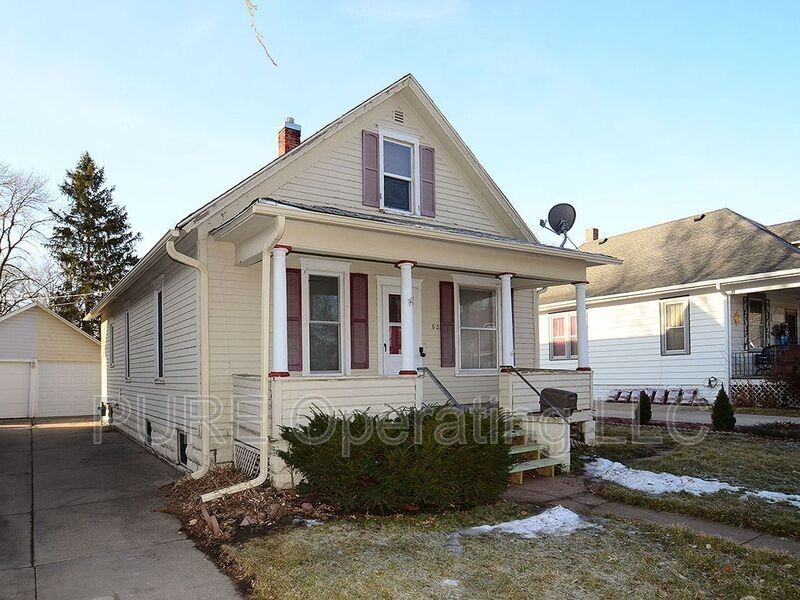 623 E 2nd St - Photo 3 of 28