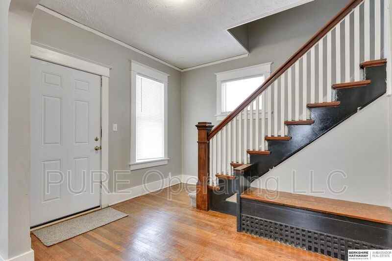 4540 Nicholas St - Photo 2 of 13