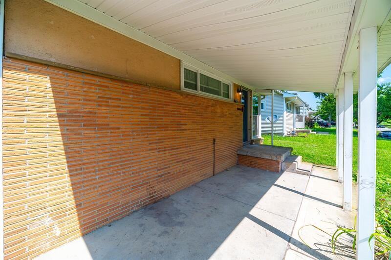 709 French Dr - Photo 3 of 25