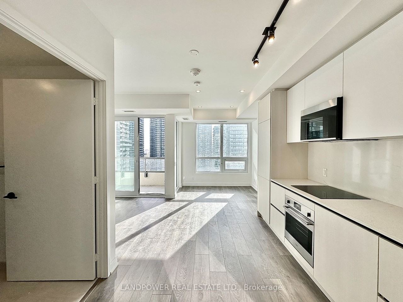 108 Peter Street #2809