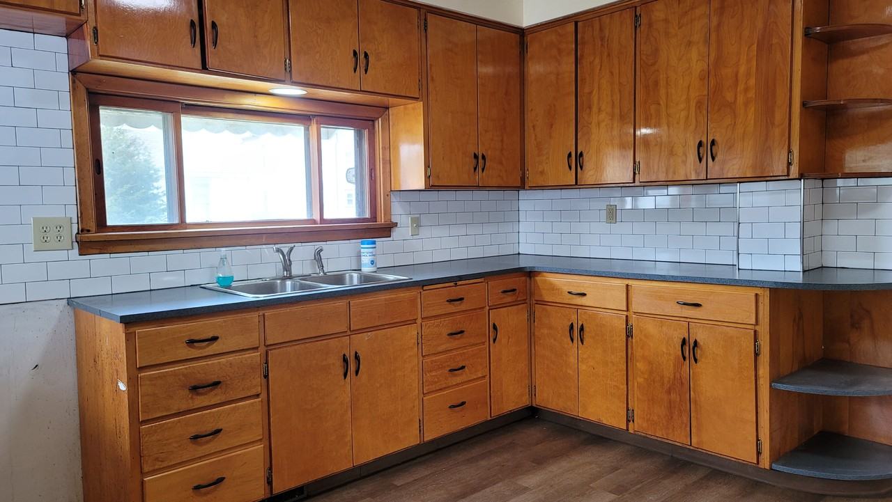 130 E High St - Photo 3 of 15