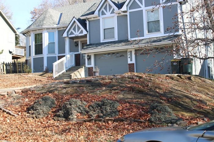 824 S Valley Dr - Photo 2 of 6