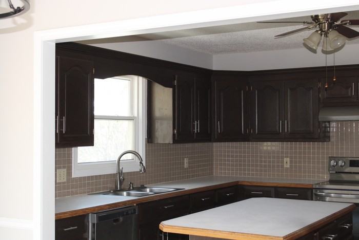 824 S Valley Dr - Photo 3 of 6
