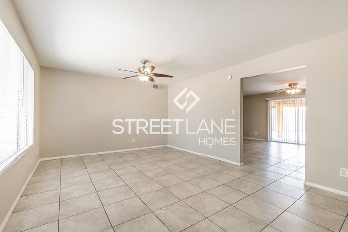 917 W Julie Dr - Photo 2 of 16