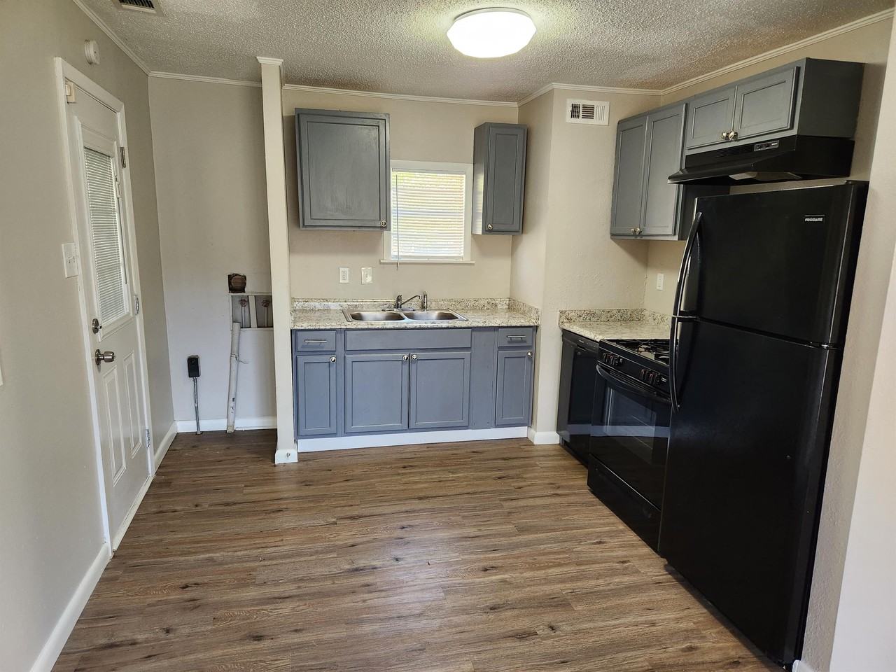 5200 Chandler St #1 - Photo 4 of 8