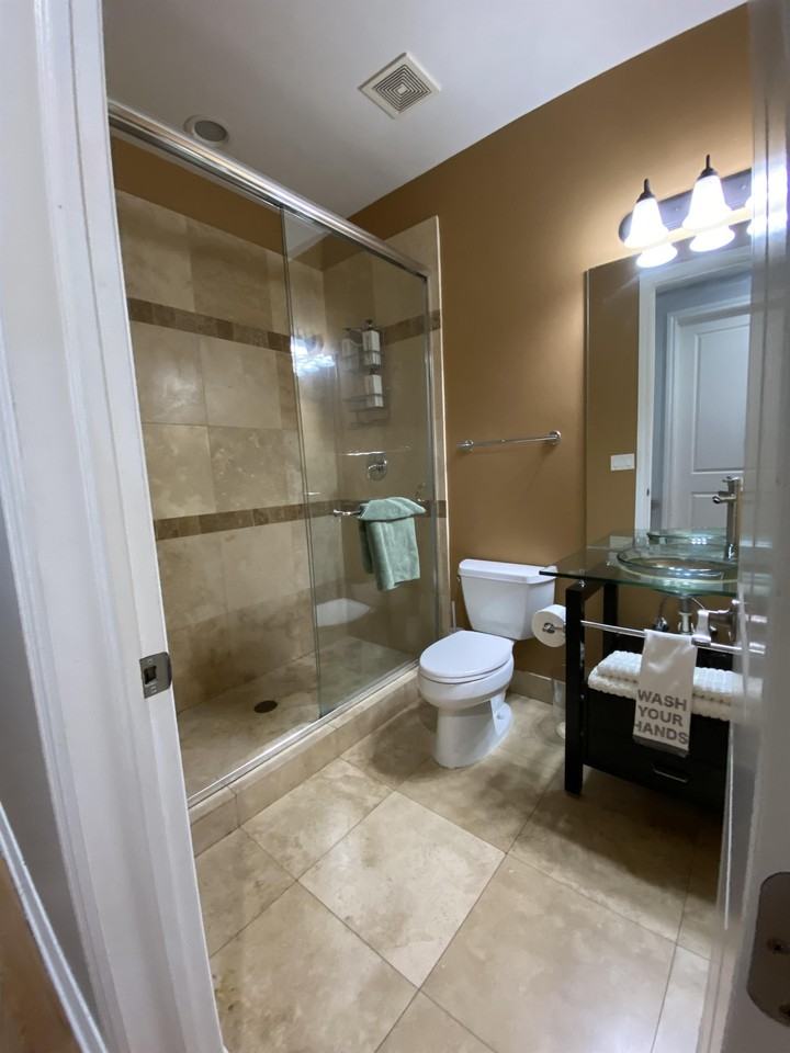 425 E 42nd St #2 - Photo 2 of 18