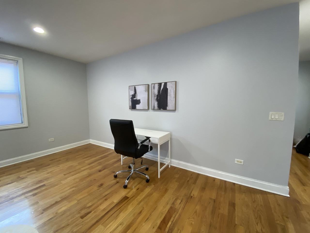 425 E 42nd St #2 - Photo 3 of 18
