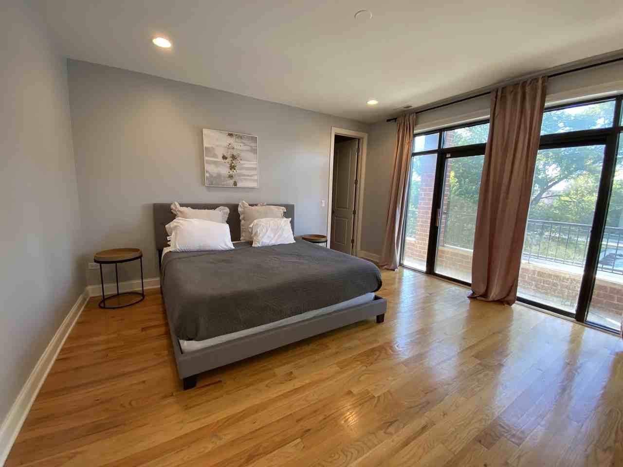 425 E 42nd St #2 - Photo 6 of 18