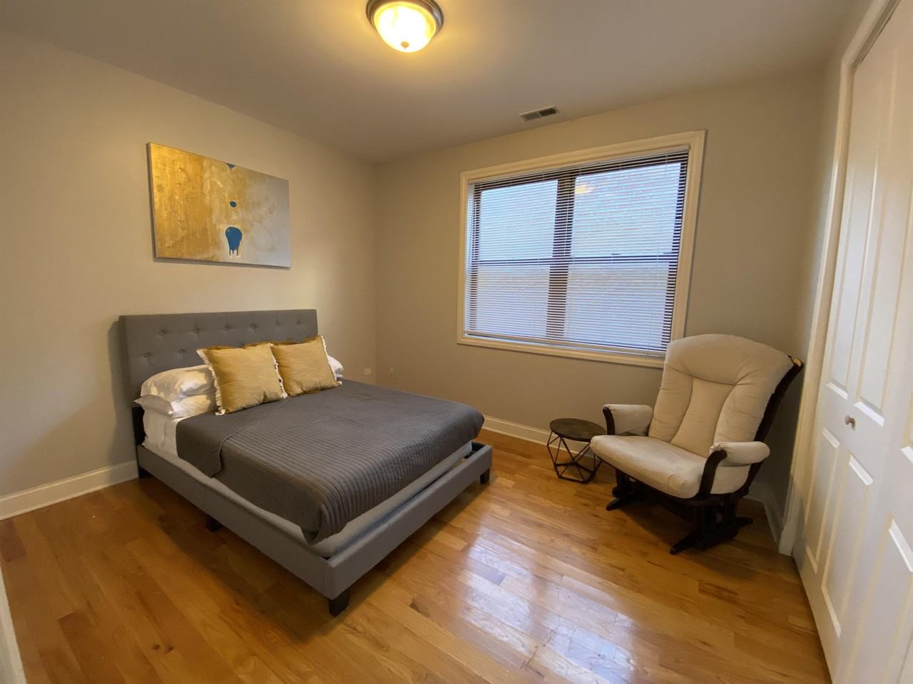 425 E 42nd St #2 - Photo 7 of 18