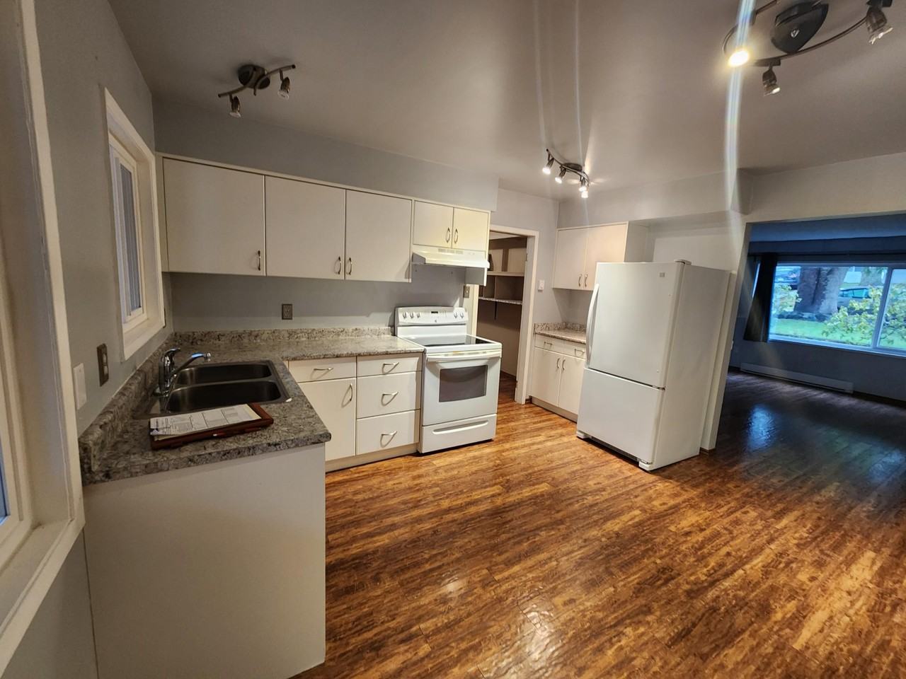 568 Phelps Avenue #1 - Photo 5 of 22