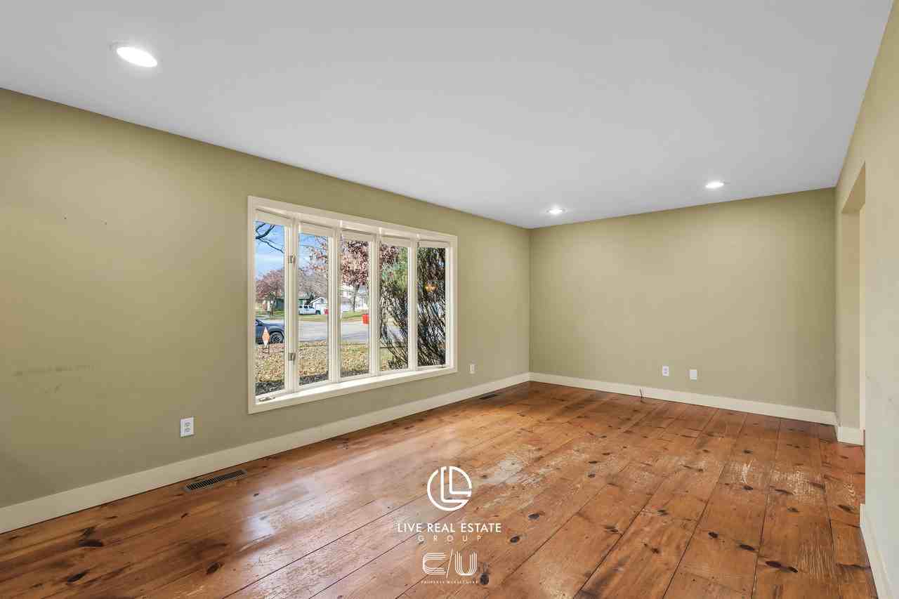 2312 Hackberry Ct #1 - Photo 3 of 32