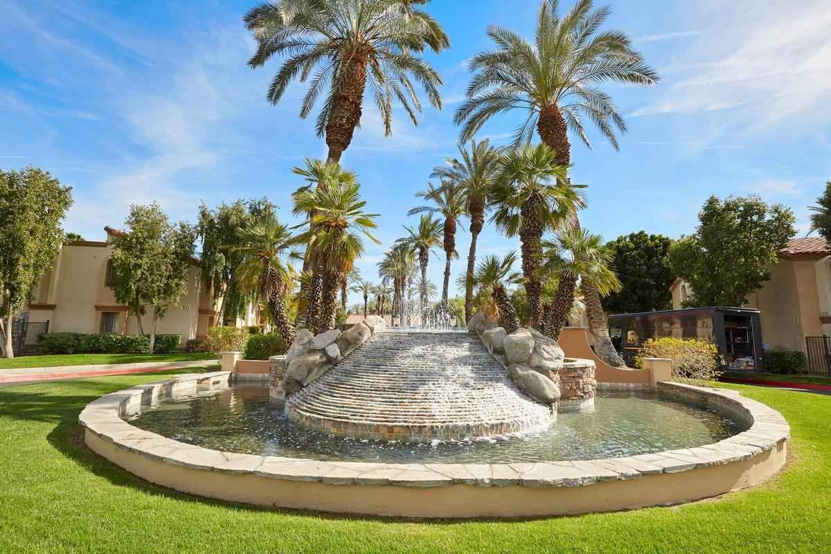 73373 Country Club Dr