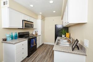 featured image of 73373 Country Club Dr