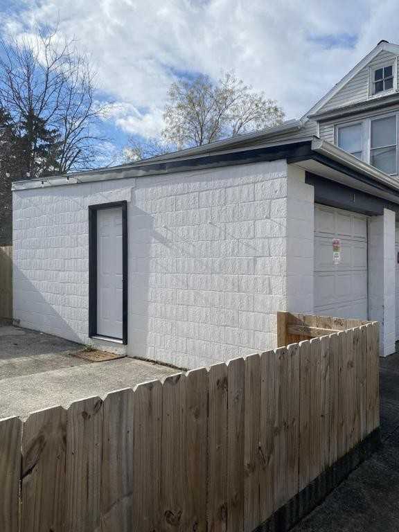 810 Lehman St - Photo 6 of 6