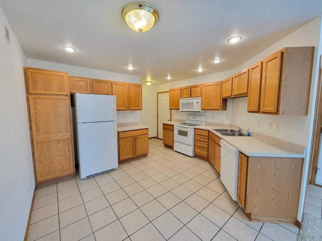 6913 Feith Ave - Photo 5 of 14