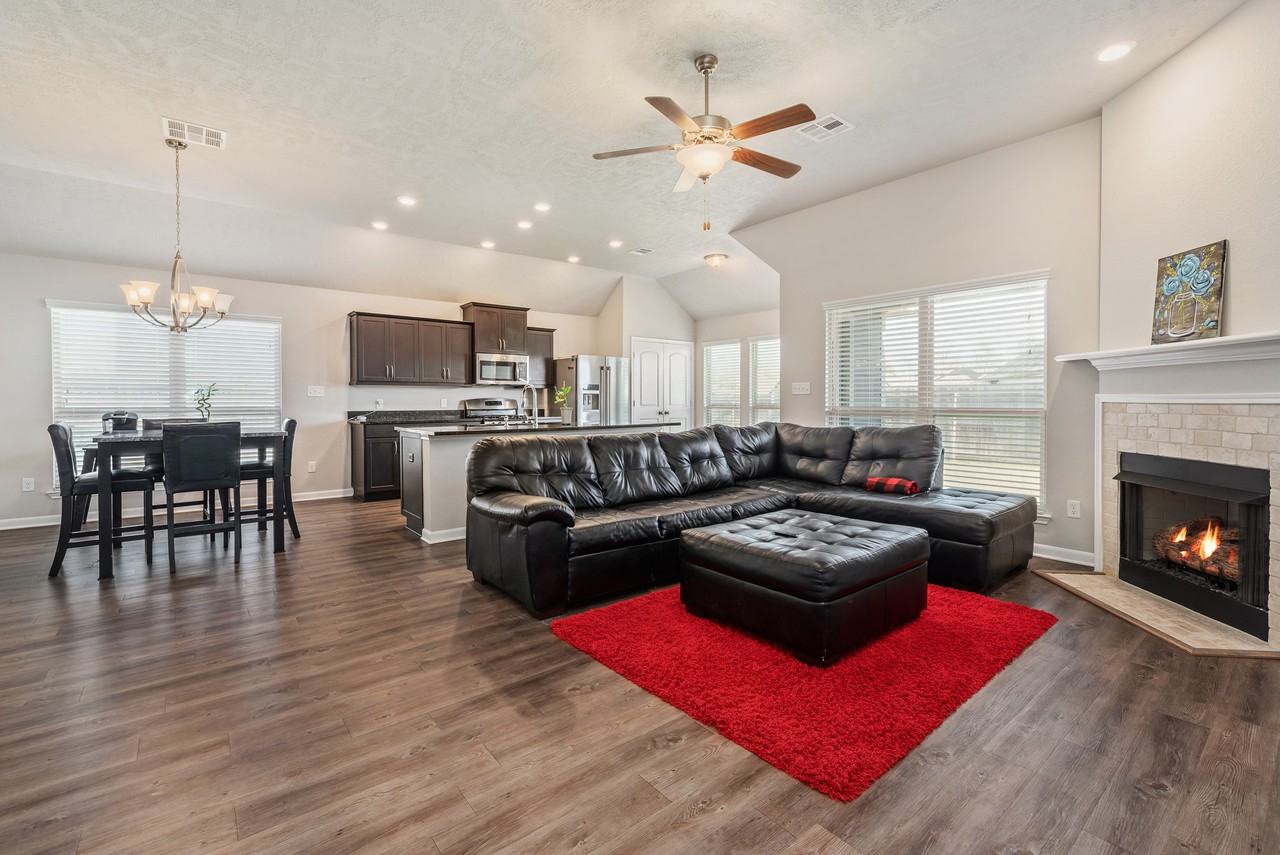 2101 Naples Way - Photo 3 of 20