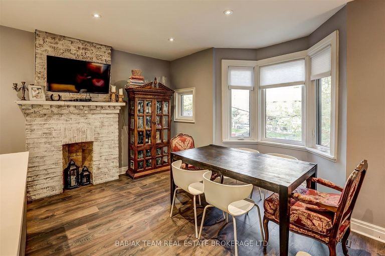 28 Spencer Ave #UPPER