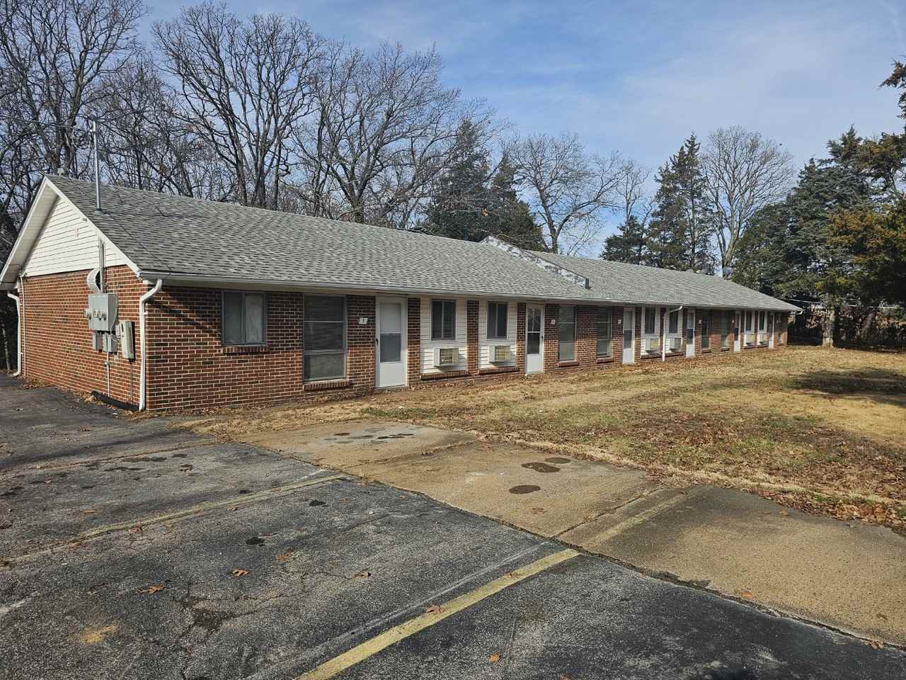 1009 Brickyard Rd - Photo 2 of 17