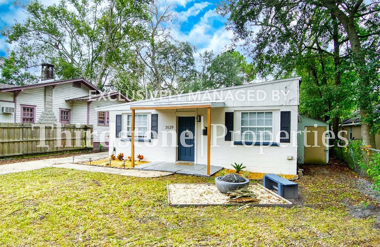 3529 College Pl - Photo 2 of 21