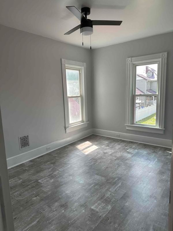 307 Loucks Ave - Photo 7 of 18