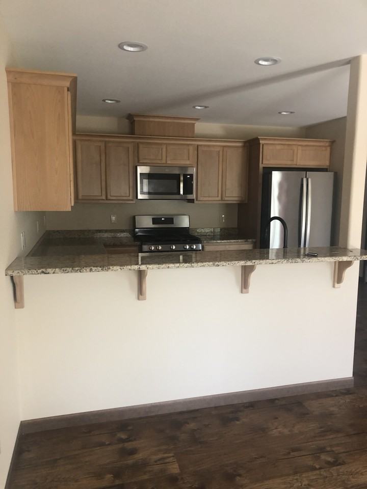 1017 Sw Juniper Gardens Ln #A - Photo 2 of 5