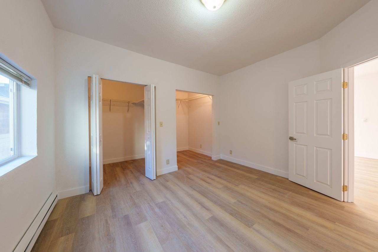 404 21st Ave #B - Photo 4 of 22