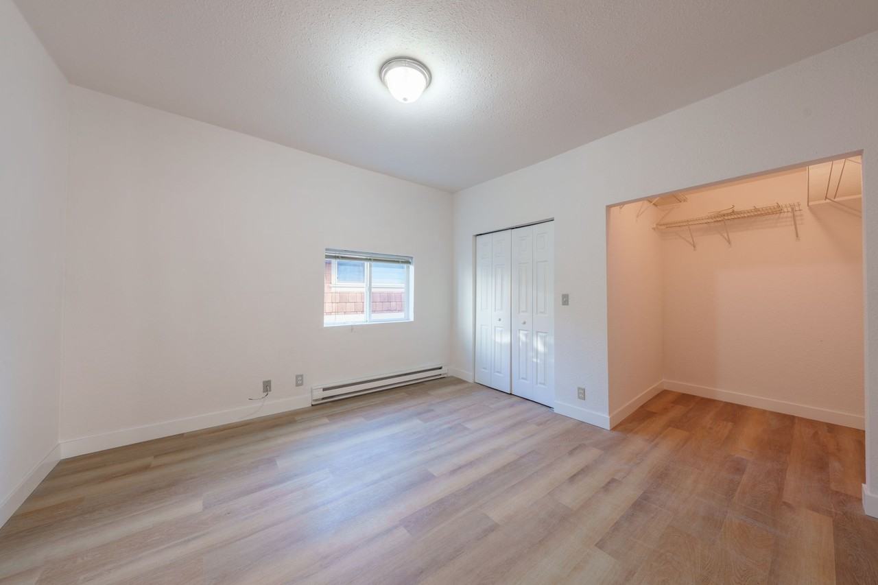 404 21st Ave #B - Photo 5 of 22