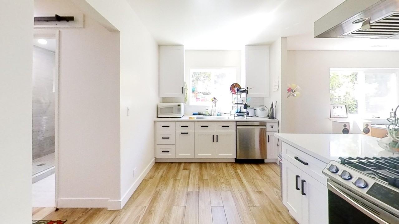 6838 Del Playa Dr - Photo 6 of 7