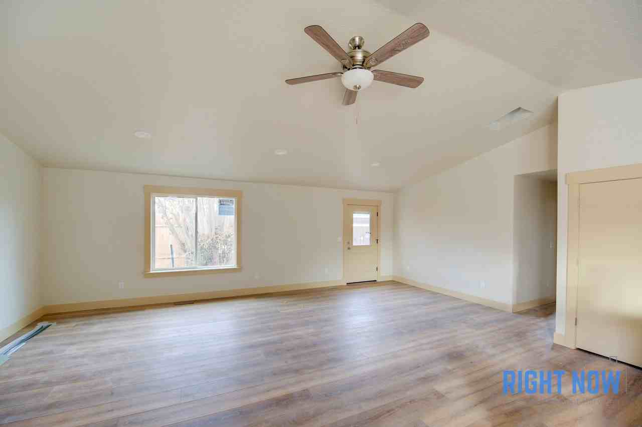 702 Smith Ave #1 - Photo 4 of 10