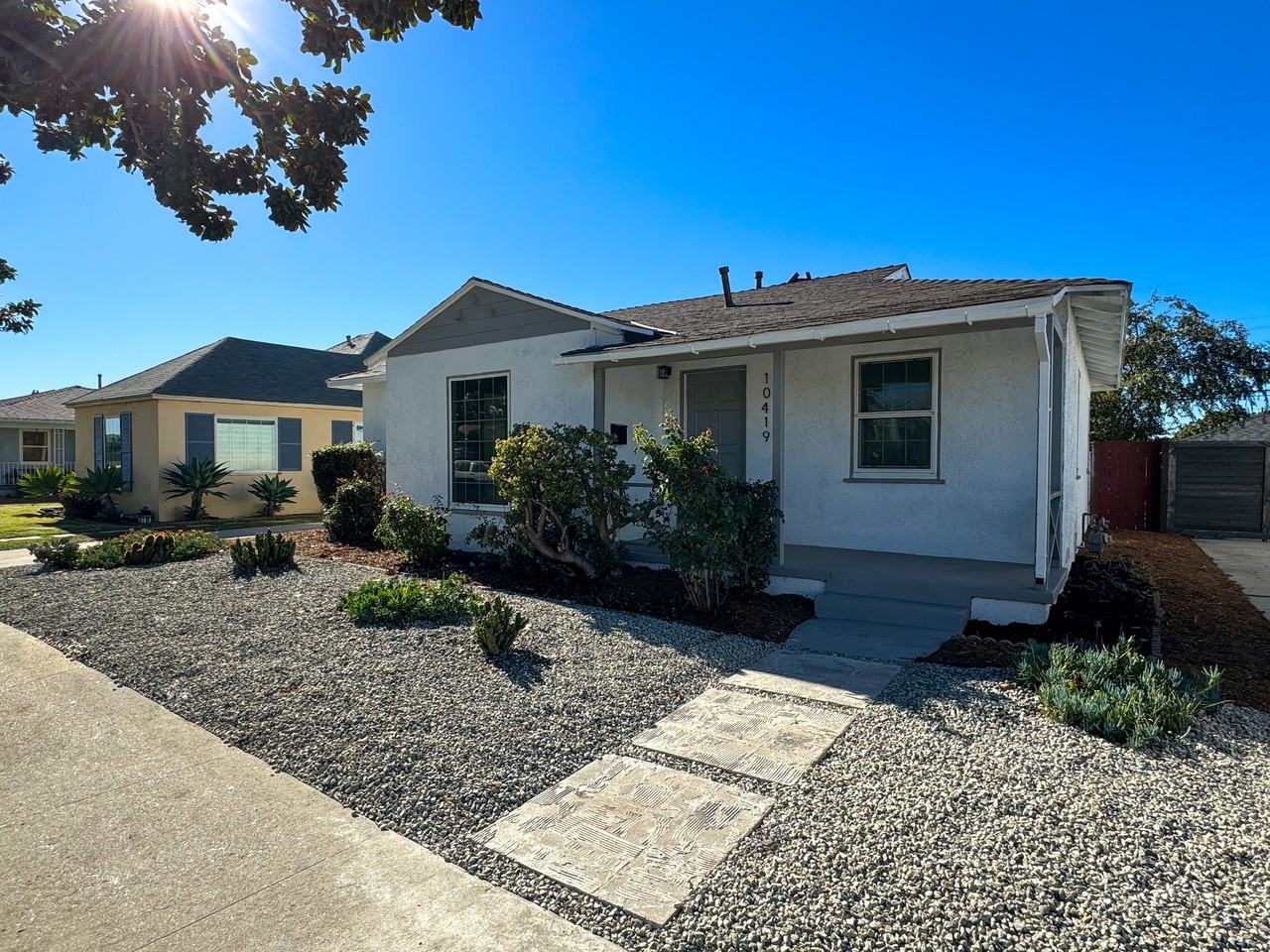 10419 South Gramercy Place - Photo 3 of 20