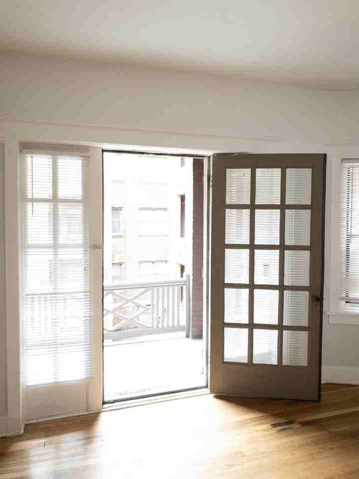 Fisher Kahn - Photo 2 of 49