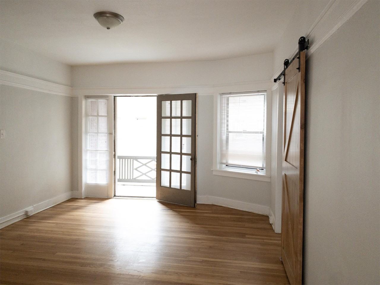 Fisher Kahn - Photo 3 of 49