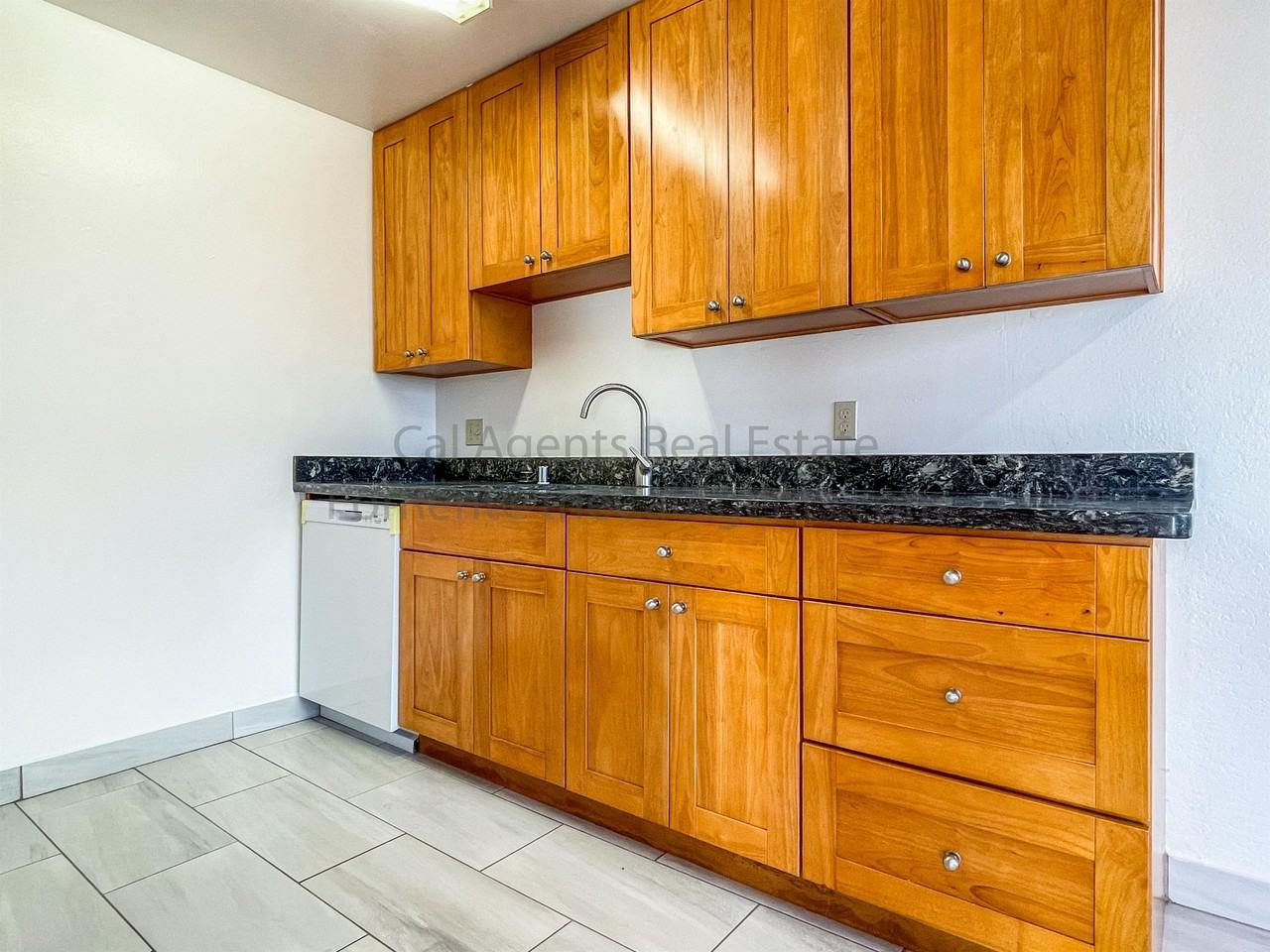 626 Pacific Avenue - Photo 3 of 13