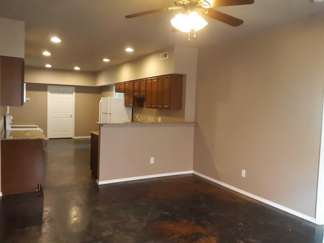 517 S. Gray A - Photo 2 of 6