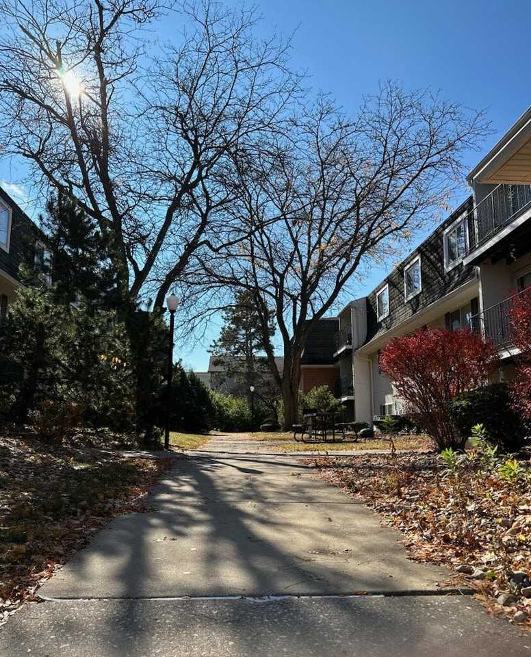 HOLLOW HILLS APARTMENTS - Photo 4 of 45