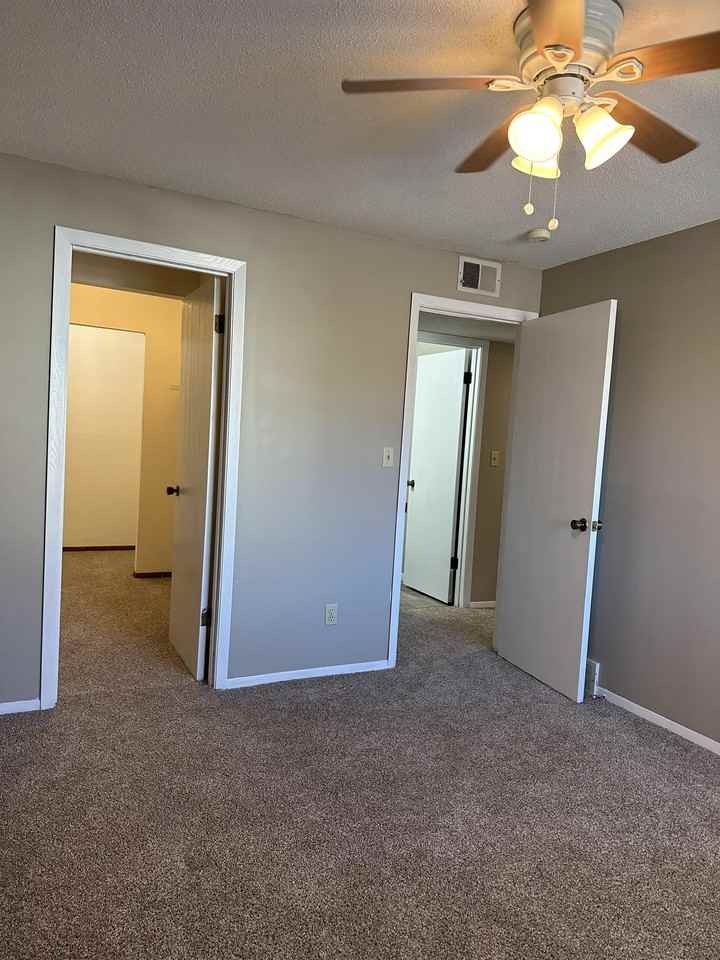 HOLLOW HILLS APARTMENTS - Photo 6 of 45