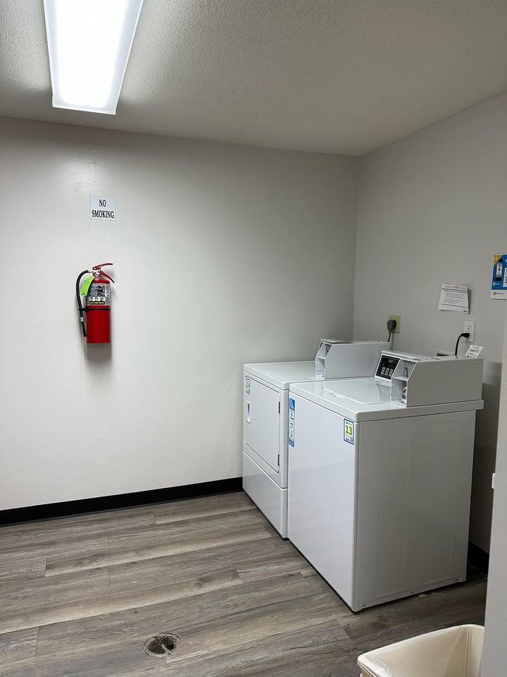 HOLLOW HILLS APARTMENTS - Photo 7 of 45