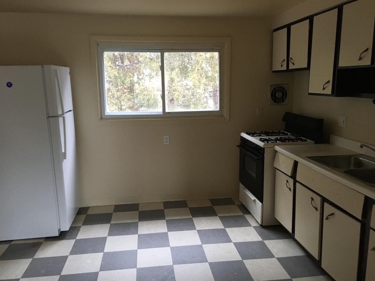 142-156 Ballantyne Rd. - Photo 2 of 11