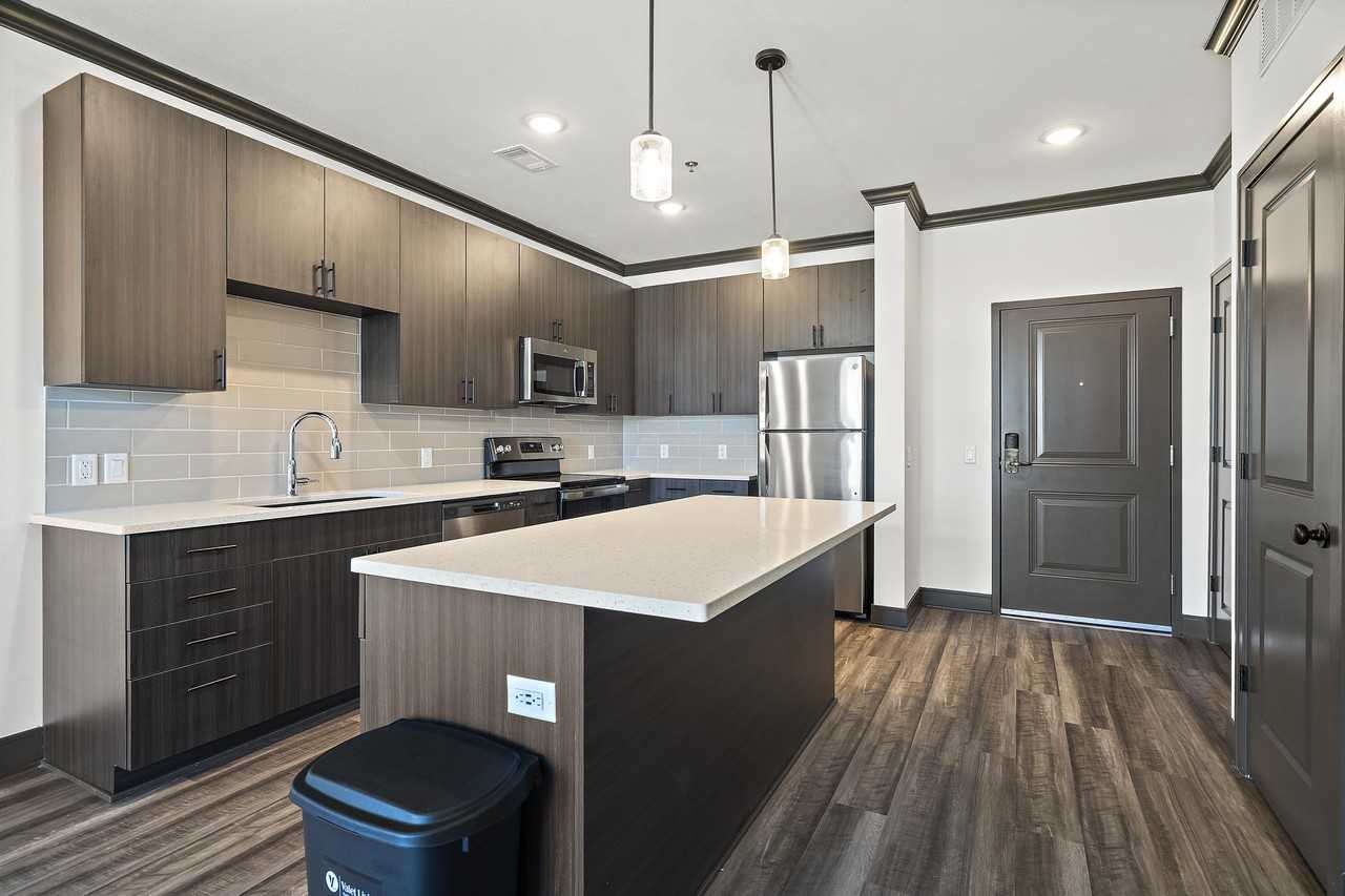 The Diamond at Creekside - Photo 4 of 29